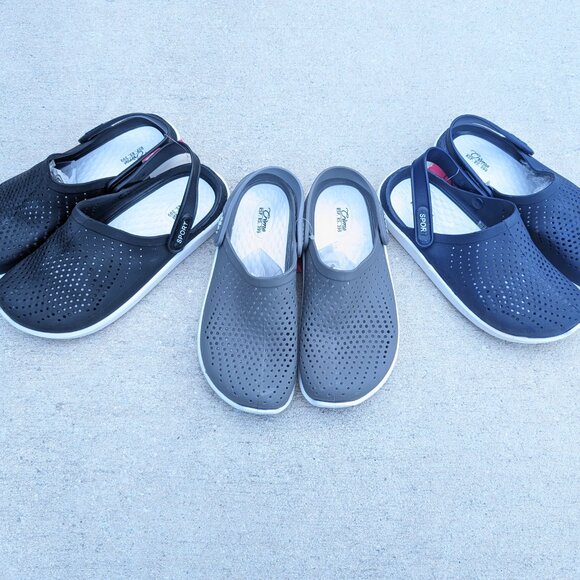 Black Unisex Classic Clogs Sandals with Back Strap Water Friendly Slip-ons - Picture 5 of 5